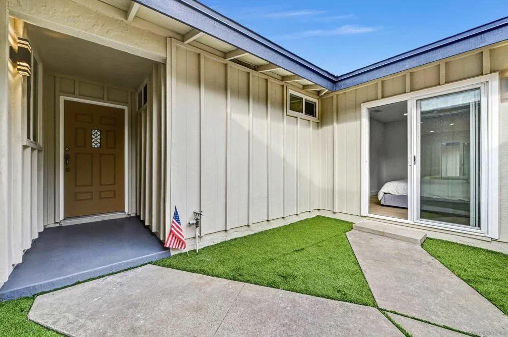 3904 Sherbourne Dr, Oceanside, California 92056 home-pic-5