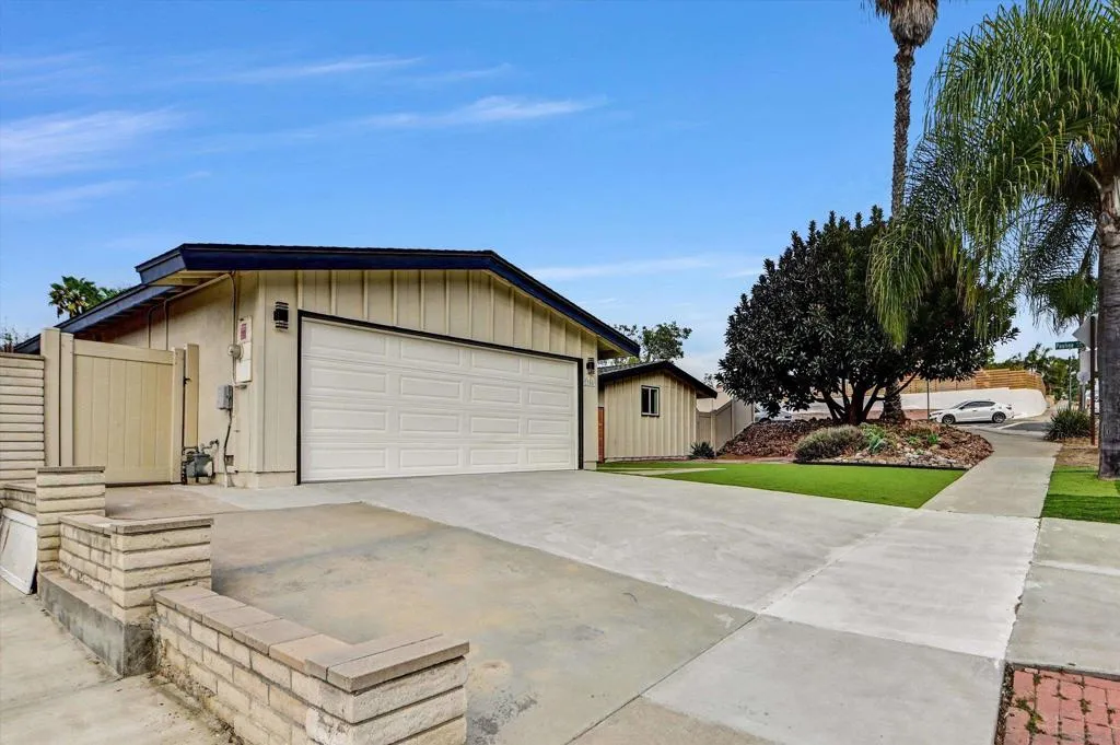 3904 Sherbourne Dr, Oceanside, California 92056 home-pic-2