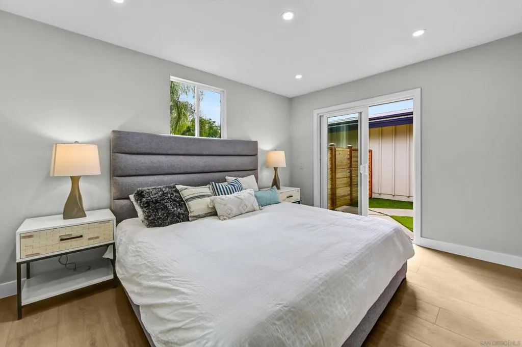 3904 Sherbourne Dr, Oceanside, California 92056 home-pic-21