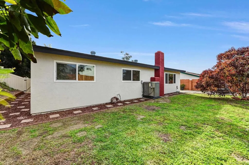 3904 Sherbourne Dr, Oceanside, California 92056 home-pic-27