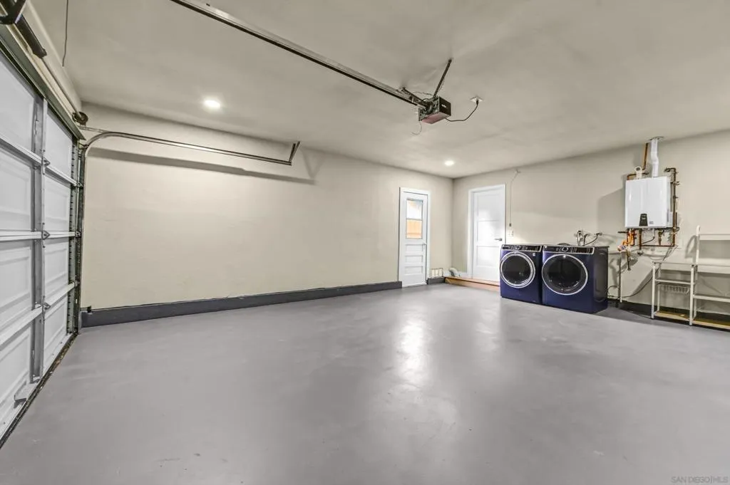3904 Sherbourne Dr, Oceanside, California 92056 home-pic-22