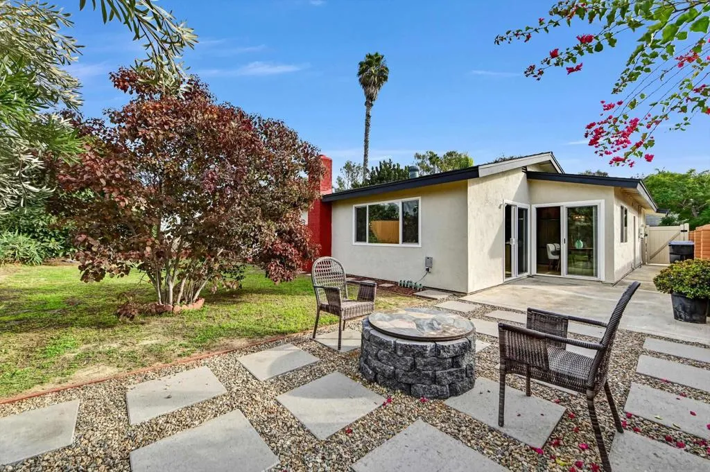 3904 Sherbourne Dr, Oceanside, California 92056 home-pic-25