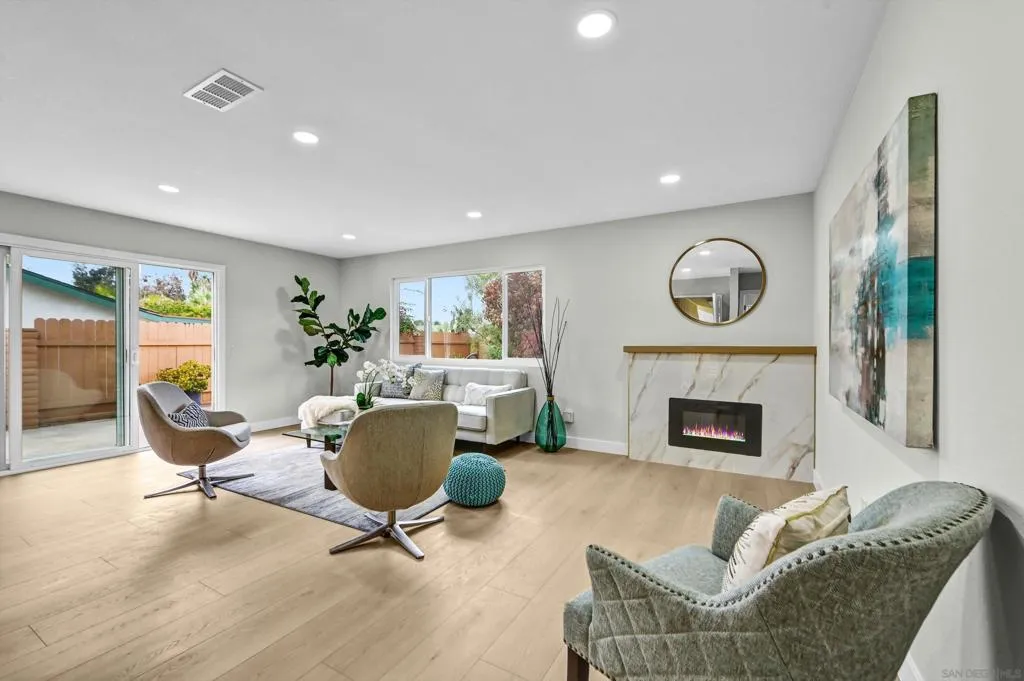 3904 Sherbourne Dr, Oceanside, California 92056 home-pic-11