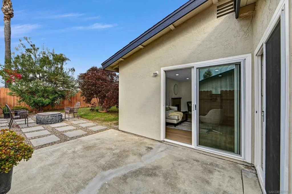 3904 Sherbourne Dr, Oceanside, California 92056 home-pic-23