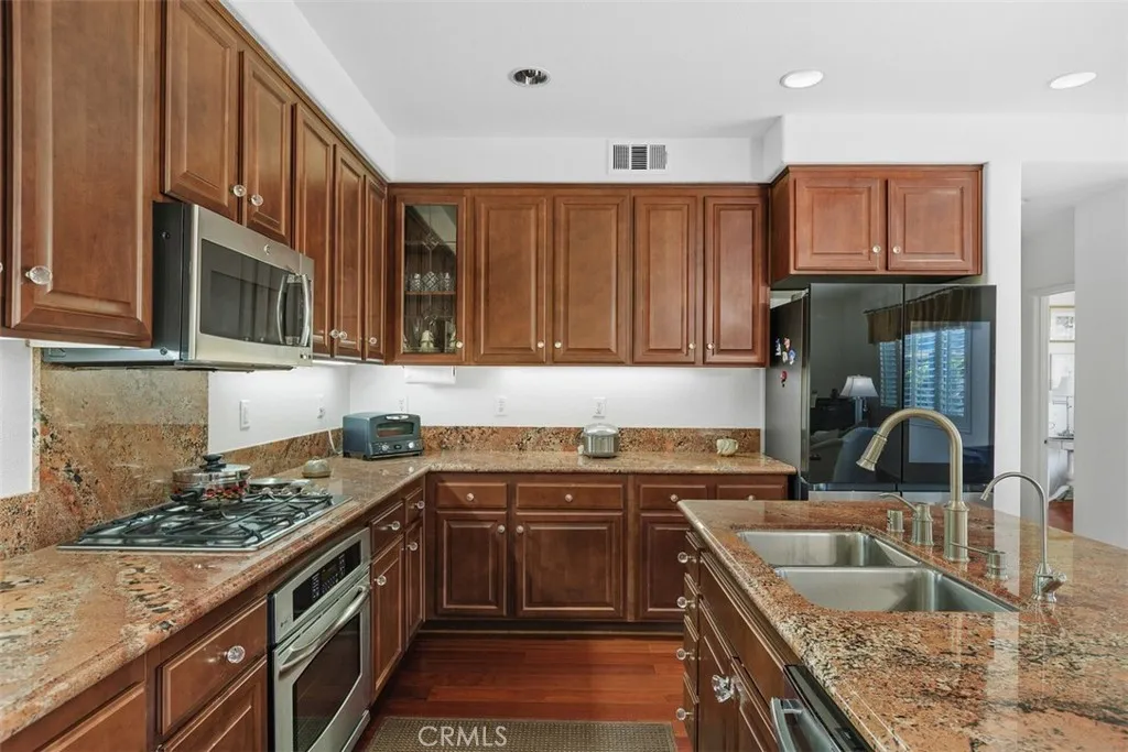 35648 Loggins Court, Winchester, California 92596 home-pic-10