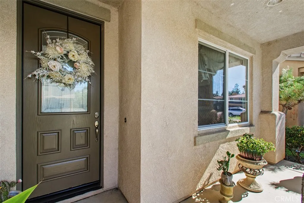 35648 Loggins Court, Winchester, California 92596 home-pic-2