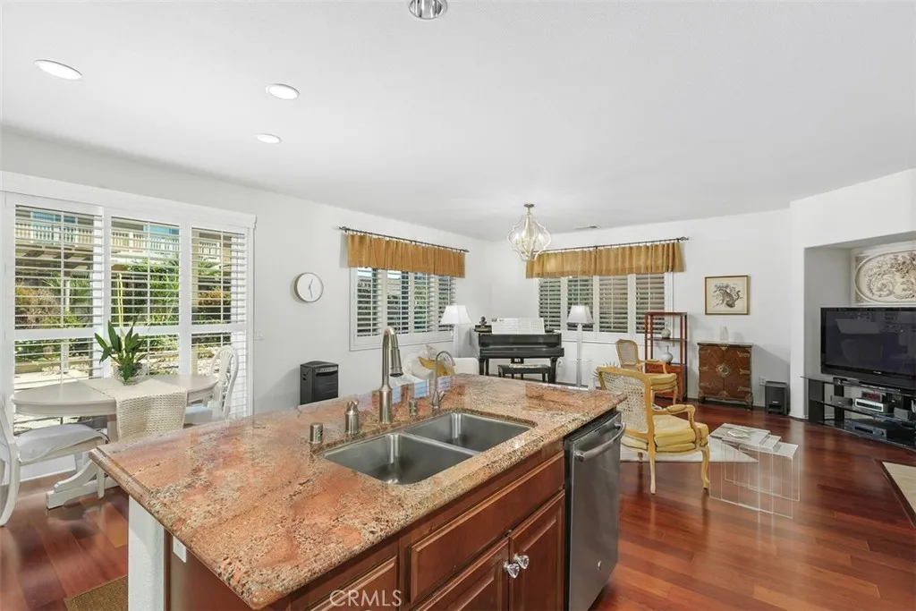 35648 Loggins Court, Winchester, California 92596 home-pic-11