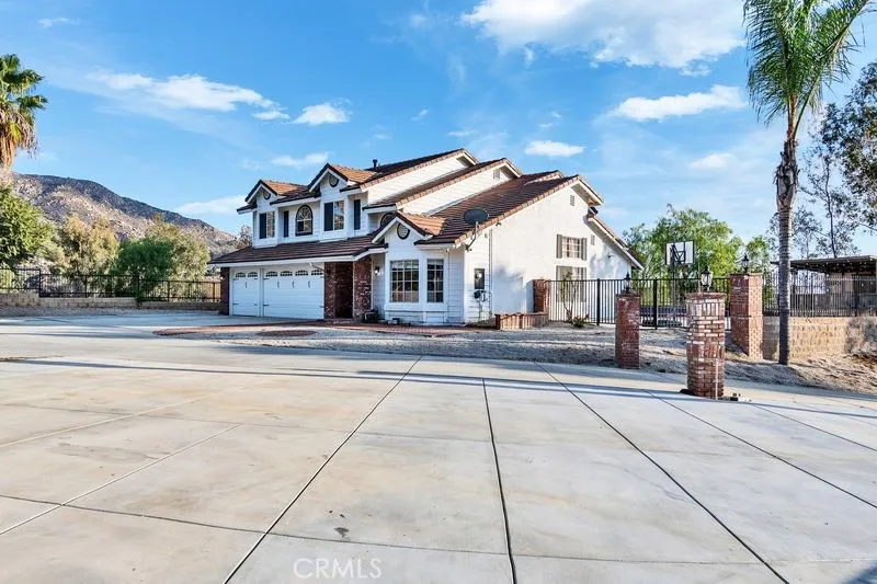 10161 Canyon Vista, Moreno Valley, California 92557 home-pic-1