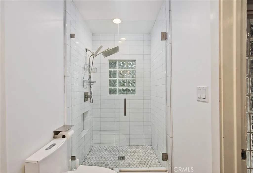 4719 Tyrone, Sherman Oaks, California 91423 home-pic-20