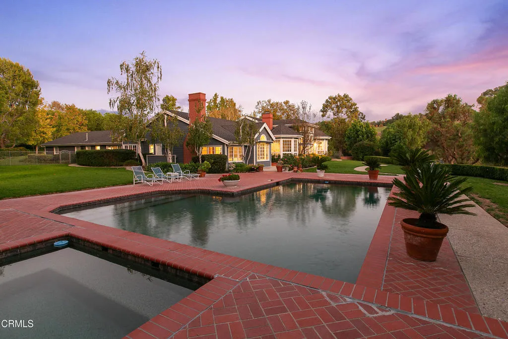 13226 Nightsky Drive, Camarillo, California 93012 home-pic-2