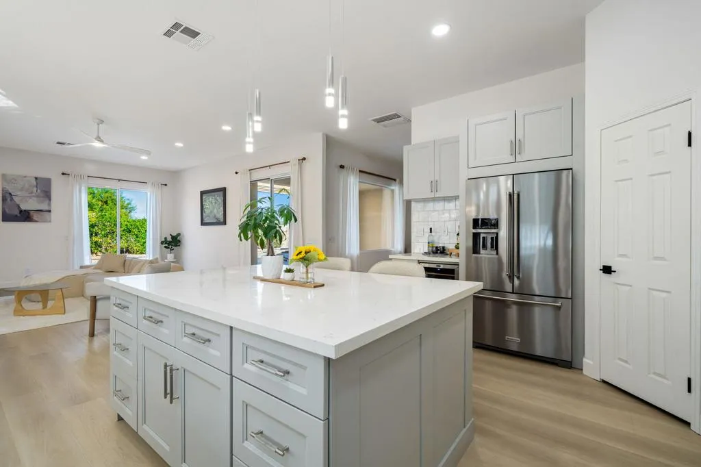 20 Tucson Circle, Palm Desert, California 92211 home-pic-16