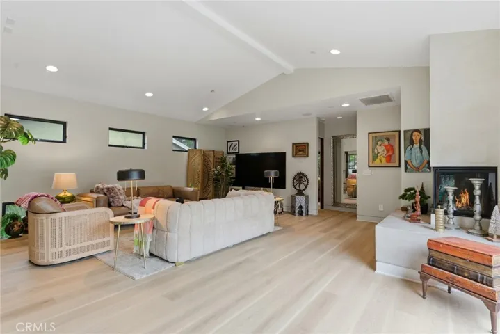 4642 Santa Lucia Drive, Woodland Hills, California 91364
