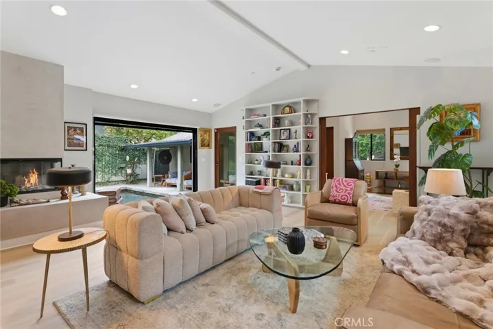 4642 Santa Lucia Drive, Woodland Hills, California 91364