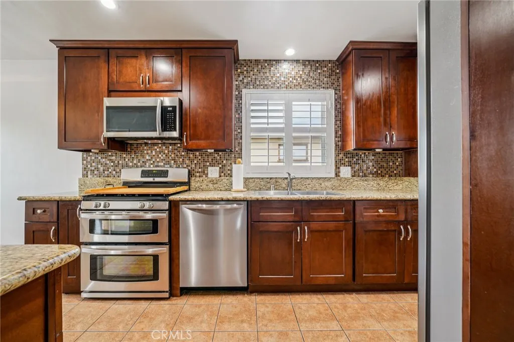 1242 N Cypress, Ontario, California 91762 home-pic-18