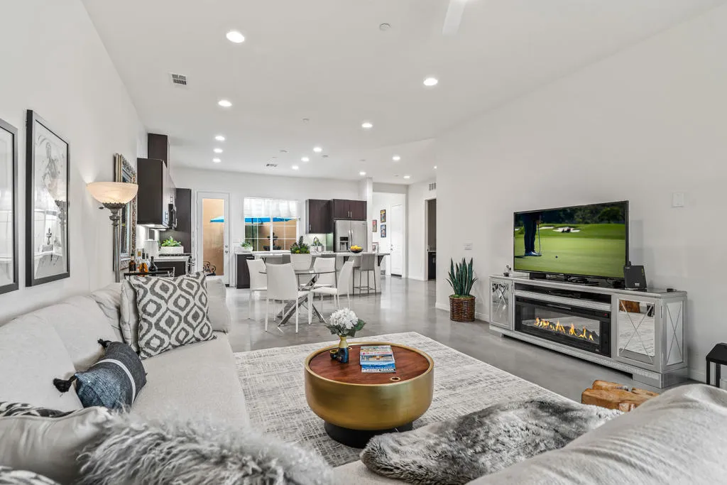 4018 Via Fragante 2, Palm Desert, California 92260 home-pic-1