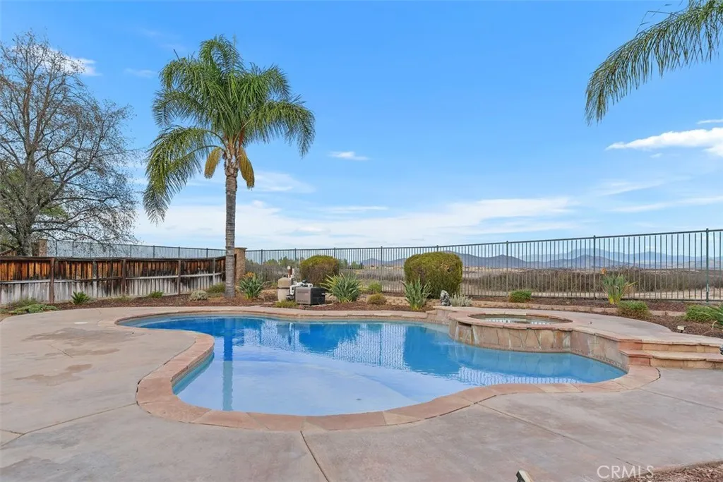 31698 Summerfield, Murrieta, California 92563 home-pic-2
