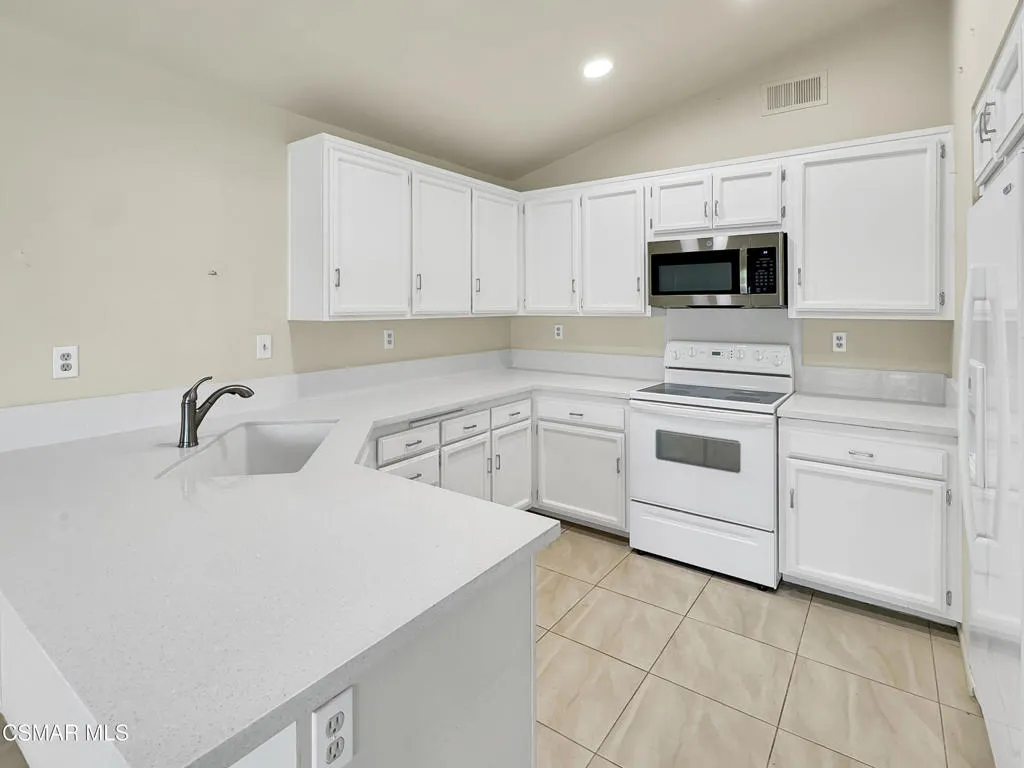 42215 Sultan Avenue, Palm Desert, California 92211 home-pic-47