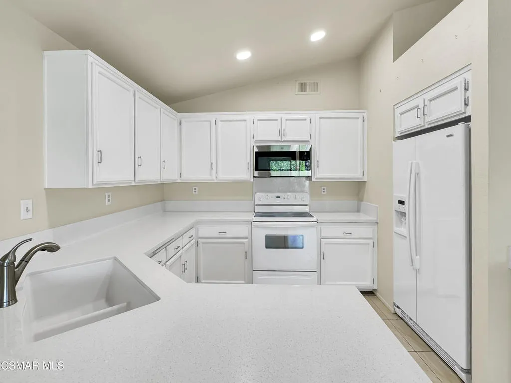 42215 Sultan Avenue, Palm Desert, California 92211 home-pic-48