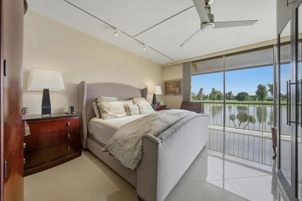 900 Island Drive 207, Rancho Mirage, California 92270 home-pic-18