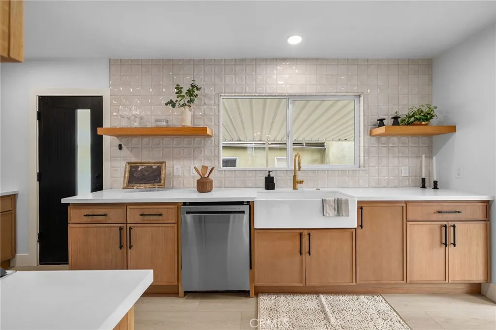 3477 Floresta, Los Angeles, California 90043 home-pic-9