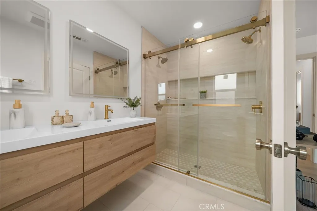 3477 Floresta, Los Angeles, California 90043 home-pic-18