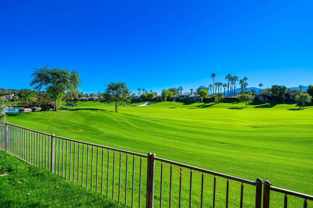 811 Deer Haven Circle, Palm Desert, California 92211 home-pic-23