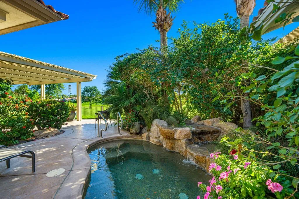 811 Deer Haven Circle, Palm Desert, California 92211 home-pic-1