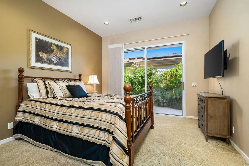 811 Deer Haven Circle, Palm Desert, California 92211 home-pic-37