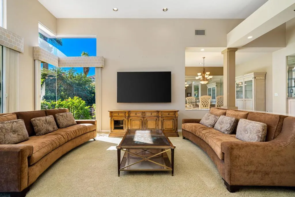 811 Deer Haven Circle, Palm Desert, California 92211 home-pic-12