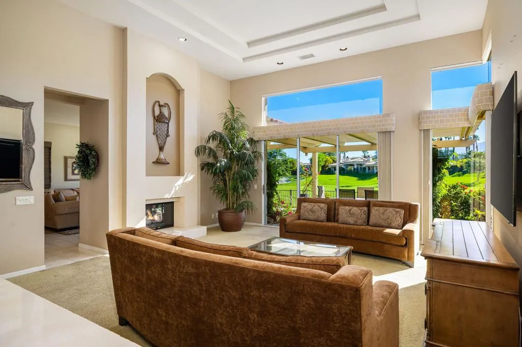 811 Deer Haven Circle, Palm Desert, California 92211 home-pic-11