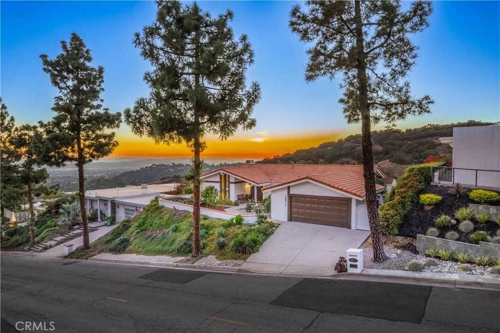 2817 N Mountain, Claremont, California 91711 home-pic-31