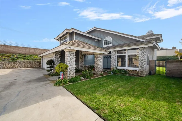 16640 Cresta Bella Circle, Yorba Linda, California 92886