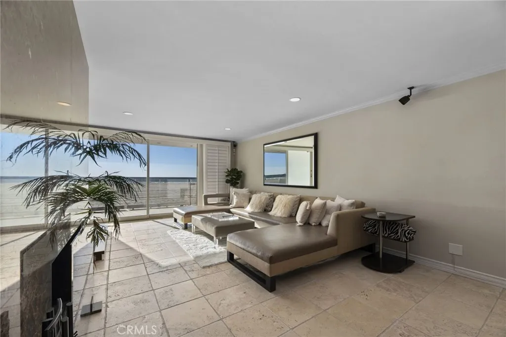 4 Jib Street 3, Marina Del Rey, California 90292 home-pic-1