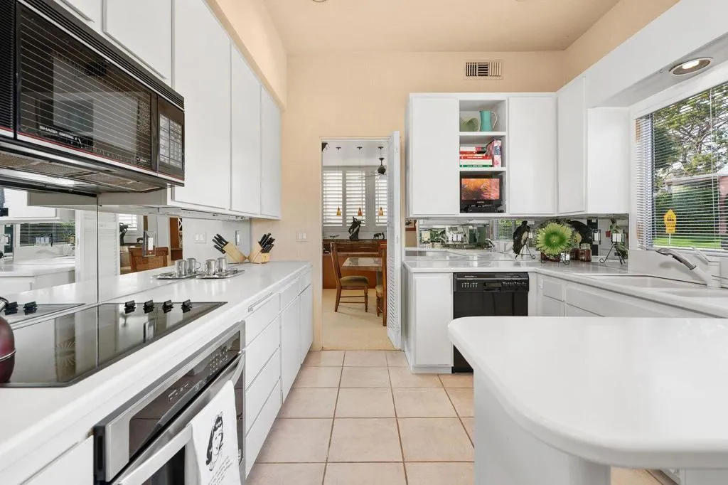 47212 Marrakesh Drive, Palm Desert, California 92260 home-pic-8