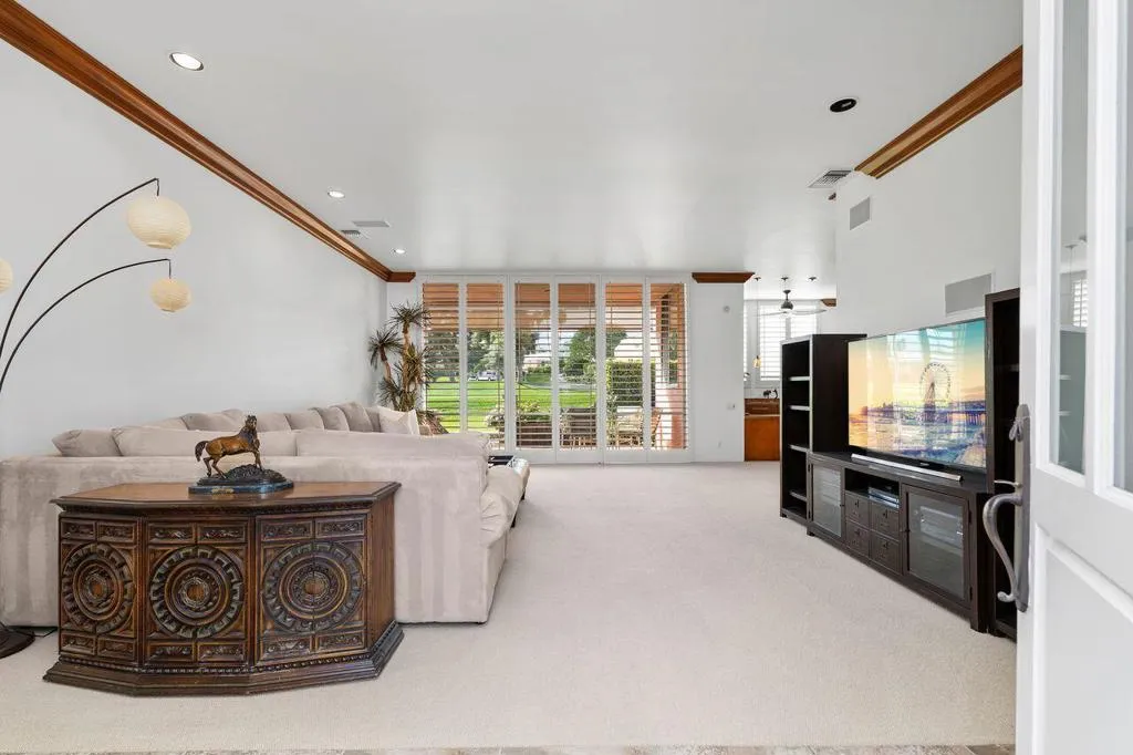 47212 Marrakesh Drive, Palm Desert, California 92260 home-pic-2