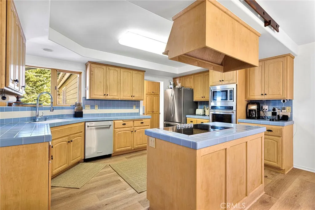 556 Killington, Big Bear Lake, California 92315 home-pic-12