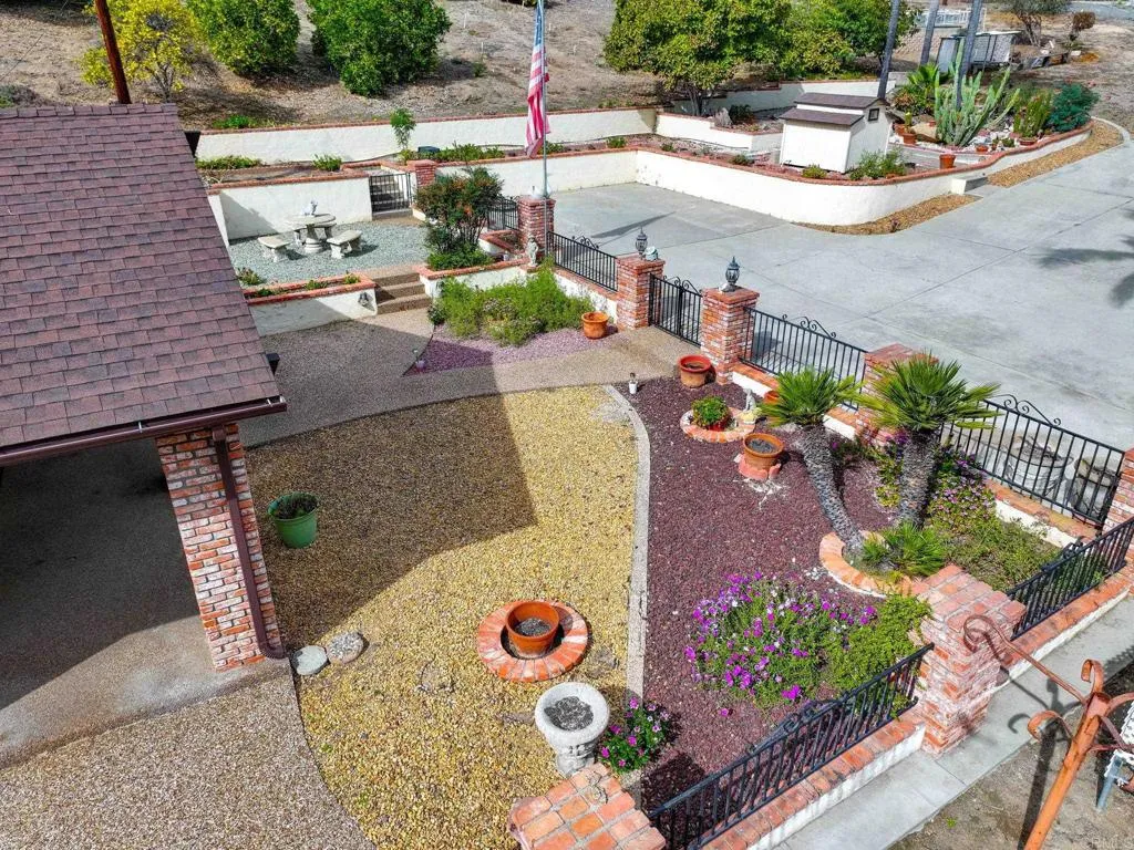 2573 Los Alisos S, Fallbrook, California 92028 home-pic-53