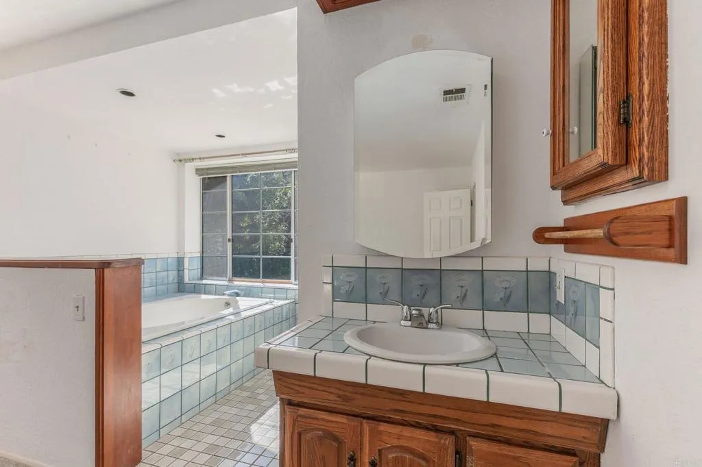 2573 Los Alisos S, Fallbrook, California 92028 home-pic-21