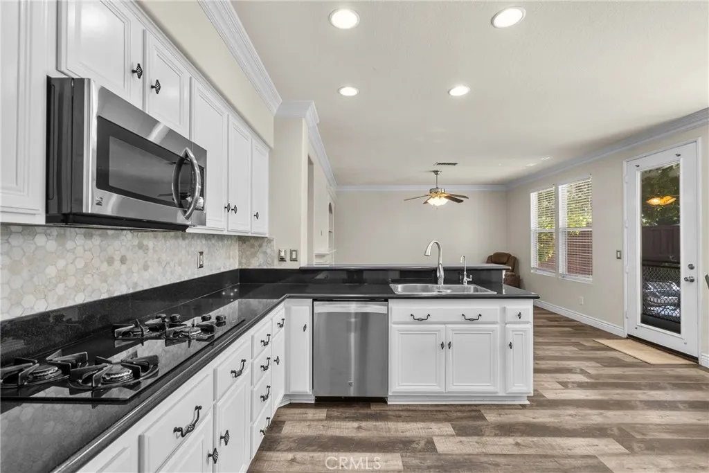20310 Candice Court, Canyon Country, California 91351 home-pic-13