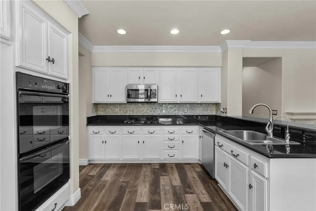 20310 Candice Court, Canyon Country, California 91351 home-pic-8