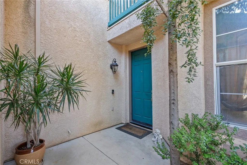 20310 Candice Court, Canyon Country, California 91351 home-pic-1
