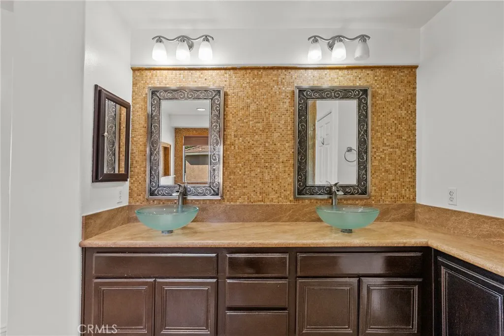 20310 Candice Court, Canyon Country, California 91351 home-pic-27