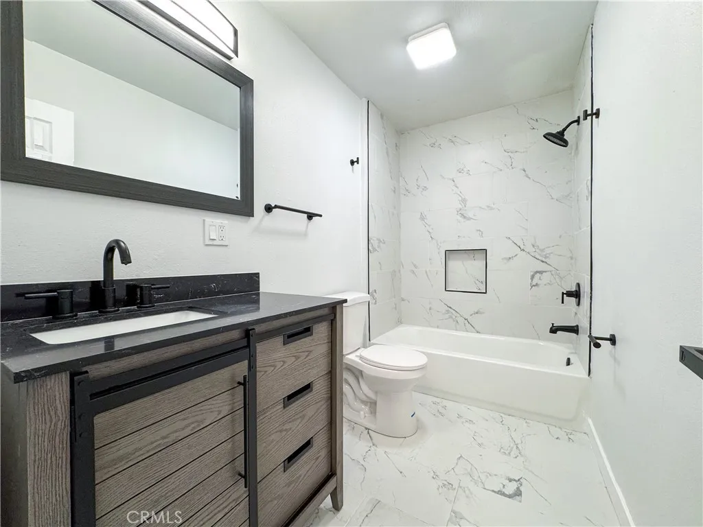 5557 Lemon Avenue, Long Beach, California 90805 home-pic-11