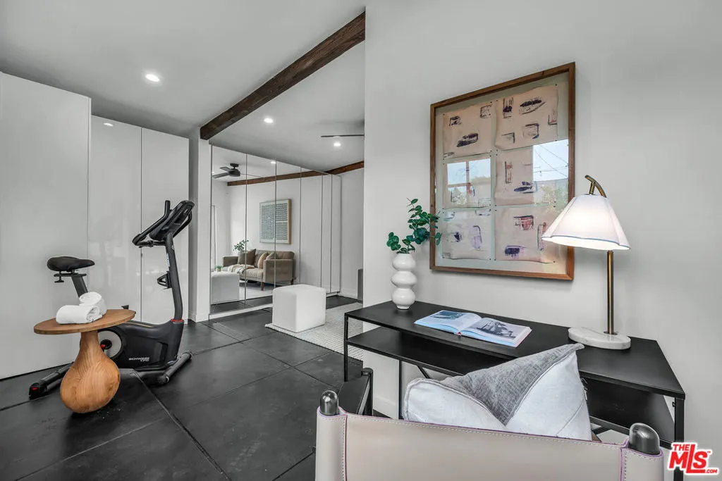 564 N Irving Boulevard, Los Angeles, California 90004 home-pic-25