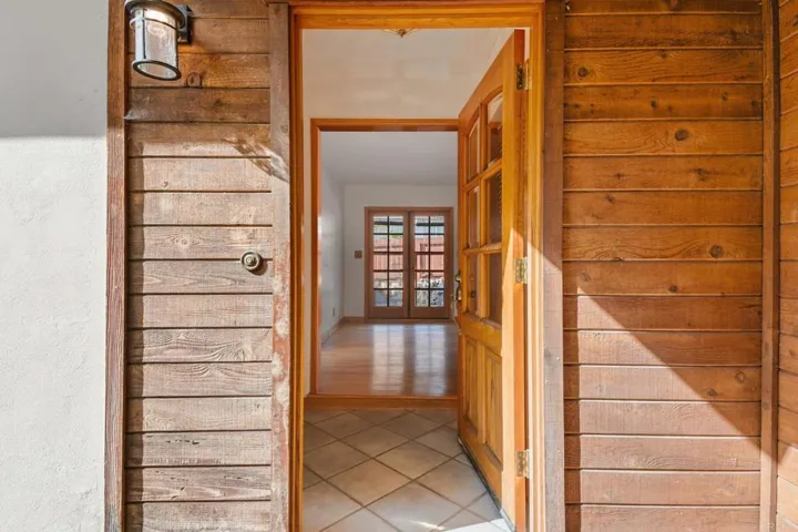 8475 Golden Ridge Road, Lakeside, California 92040