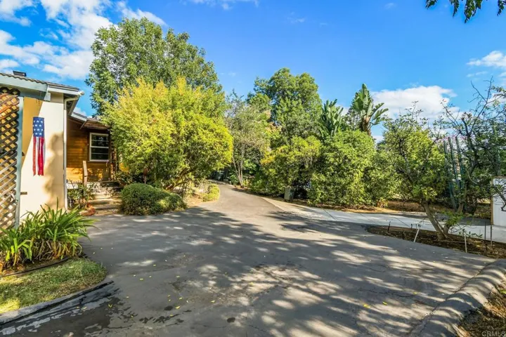 8475 Golden Ridge Road, Lakeside, California 92040