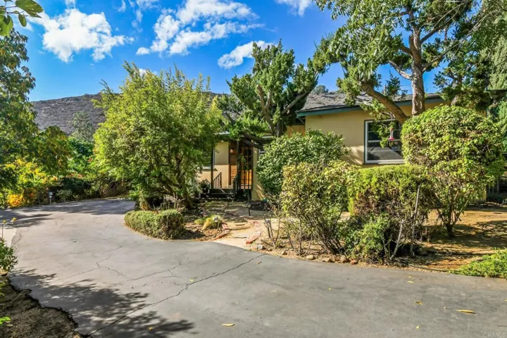 8475 Golden Ridge Road, Lakeside, California 92040