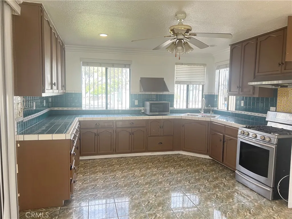 10946 Michael Hunt, South El Monte, California 91733 home-pic-3