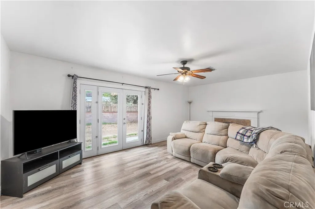 1354 W Jenner, Lancaster, California 93534 home-pic-4