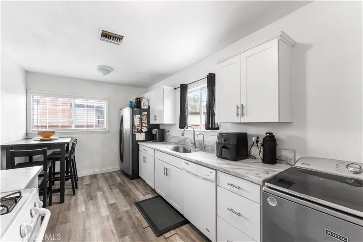 1354 W Jenner, Lancaster, California 93534